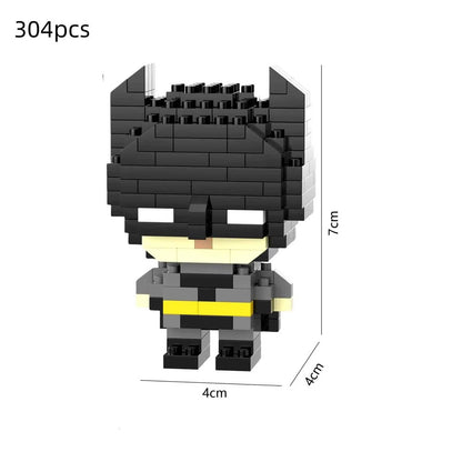 Chibi Batman building block figure back view showing 304 piece count and dimensions