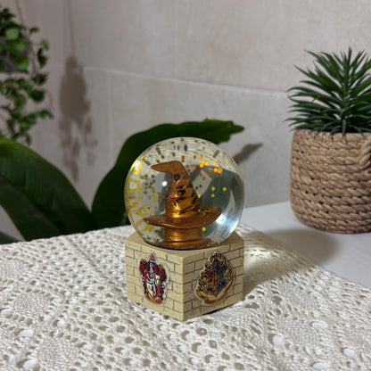 Harry Potter Sorting Hat 9cm Mini Snow Globe – Hogwarts Crests Base Desk Decor