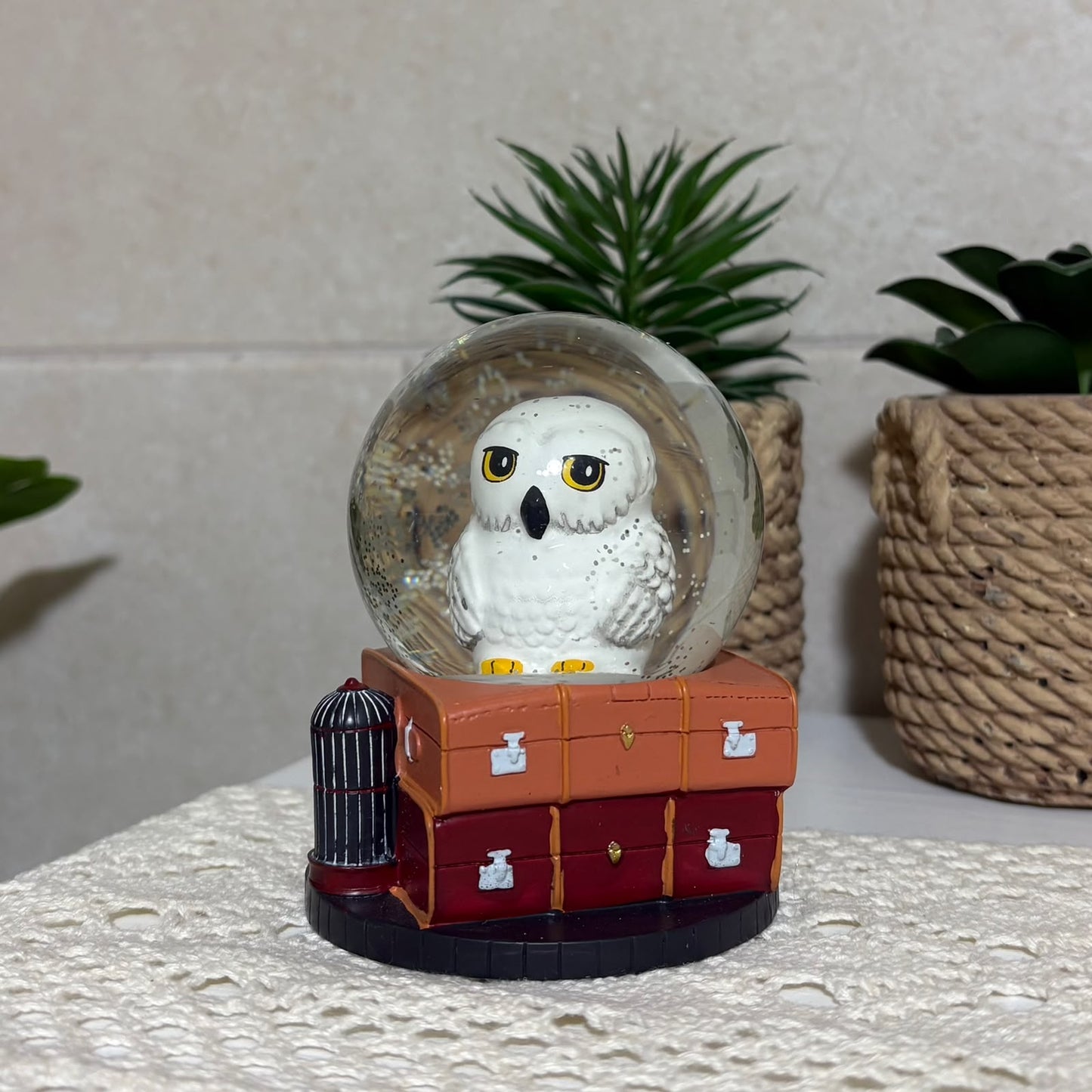 Harry Potter Hedwig Owl 9cm Mini Snow Globe – Luggage & Bird Cage Base Desk Decor