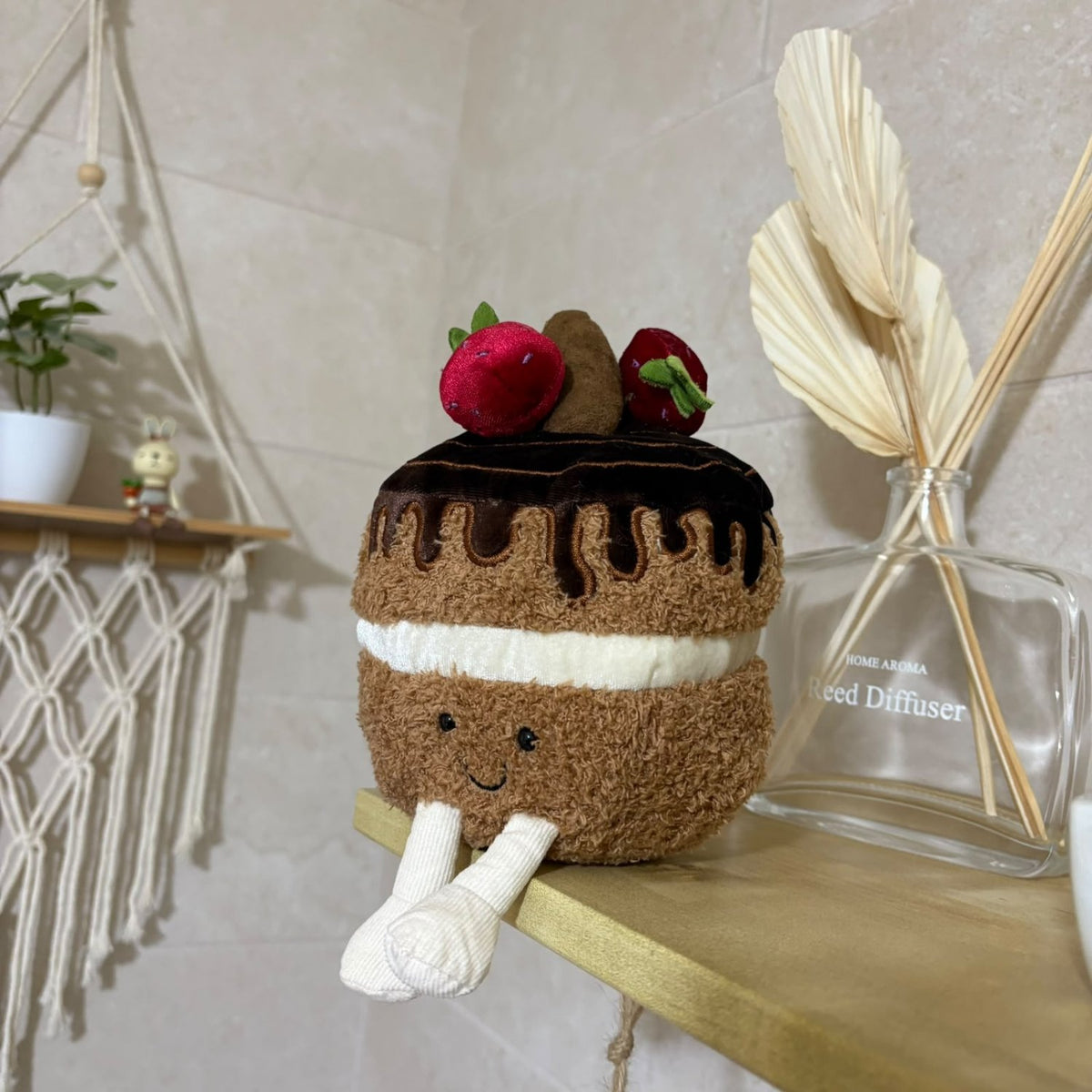 Cute Chocolate Strawberry Cake Plush Toy – Fluffy Amuseable Food Plushie & Desk Decor - 25 cm - Pinky Promise