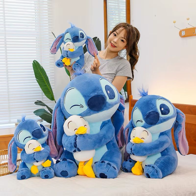 Stitch holding a duck plush toy (70 cm )