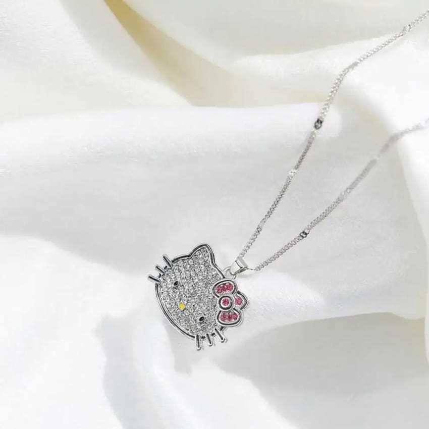 Hello kitty necklace - Close Up | Pinky Promise