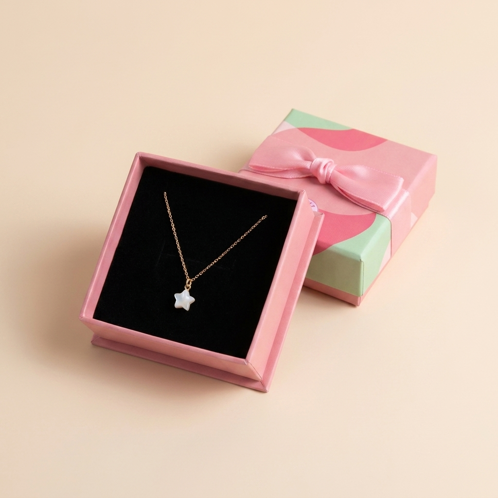 Mother-of-Pearl Star Pendant Necklace - Gold Plated 925 Sterling Silver