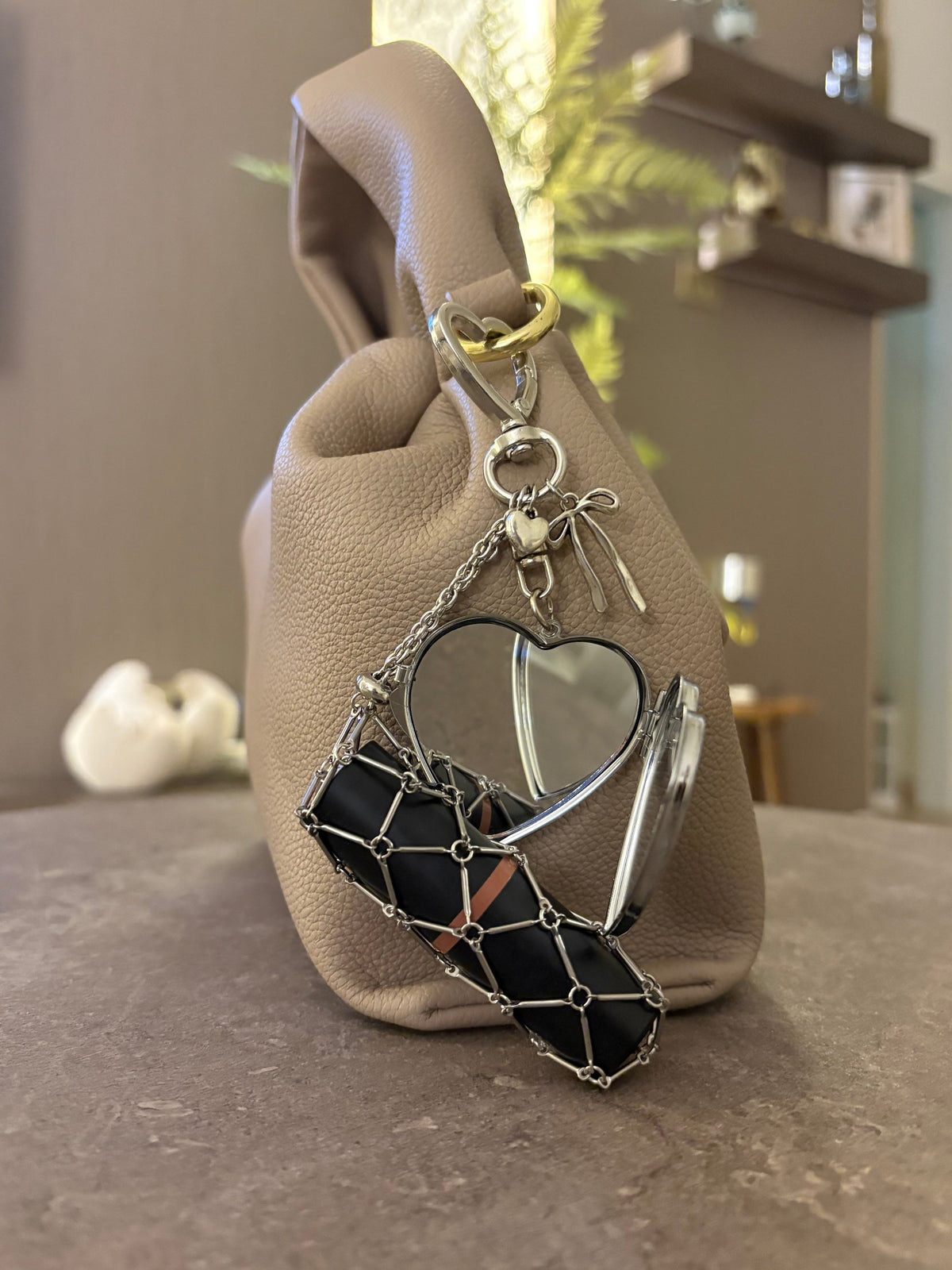 Lipstick holder keychain - Photo 11 | Pinky Promise