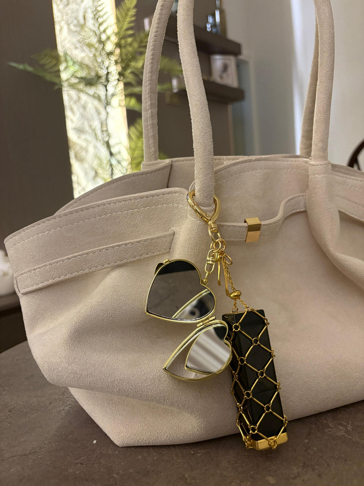 Lipstick holder keychain - Photo 15 | Pinky Promise