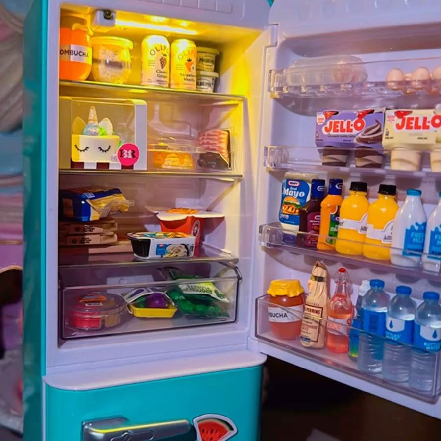 Miniature Light-Up Fridge & Food Figurine Ball Set - Pinky Promise