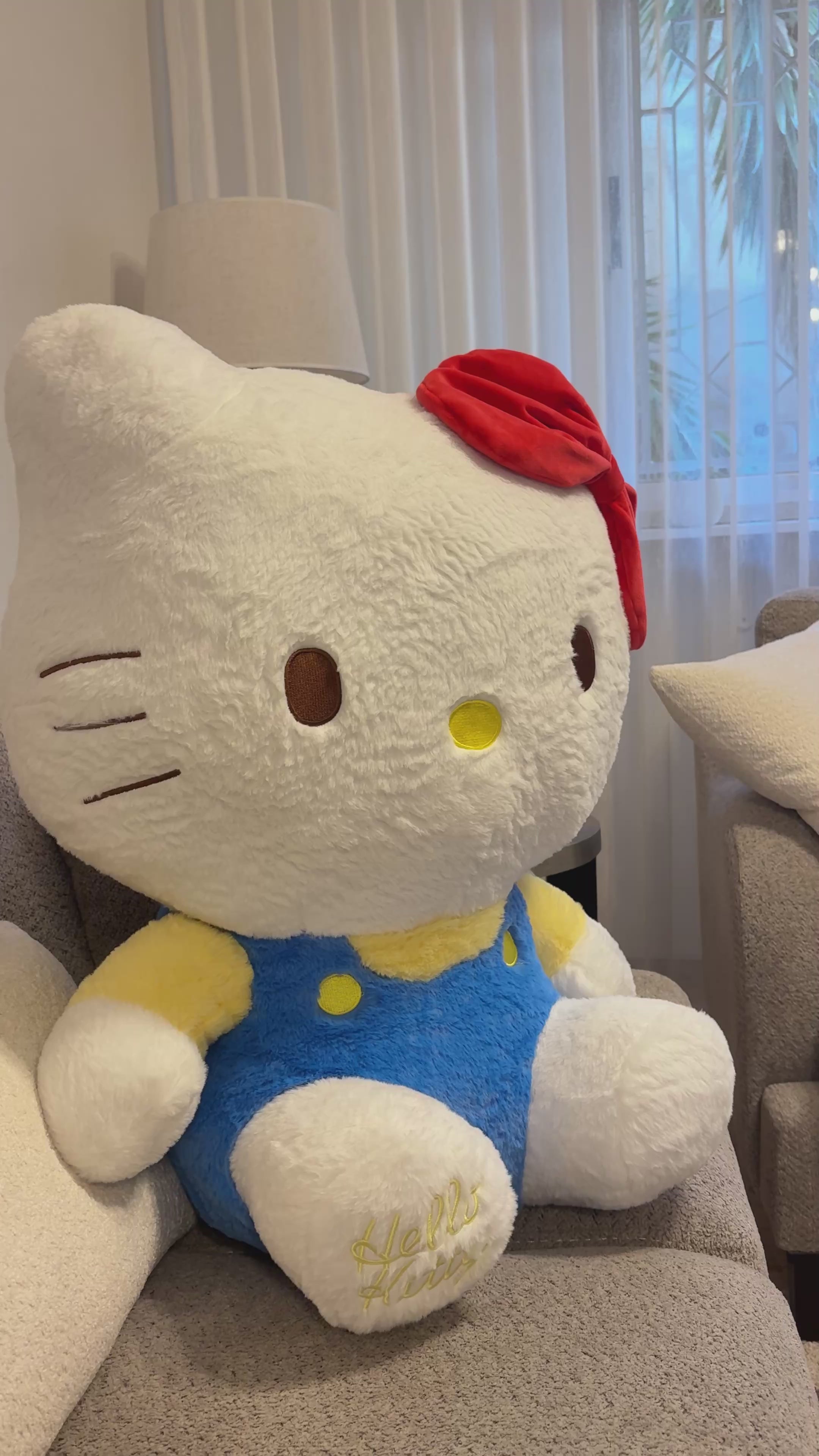 HUGE hello kitty plush toy - 80 cm