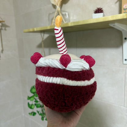 Red velvet birthday cake plush toy - 18 cm - Photo 4 | Pinky Promise